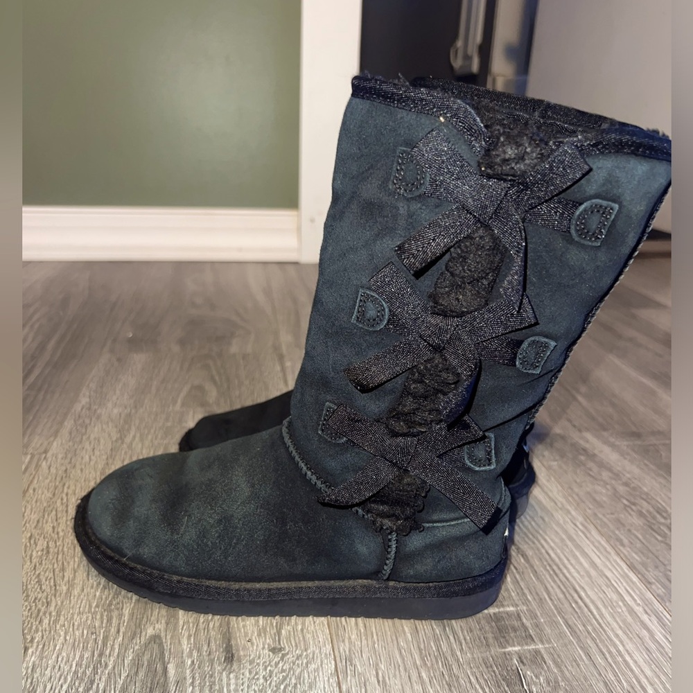 Girls youth size 3 UGG boots